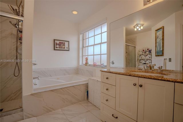 19702 NW 84th Place, Hialeah, FL 33015
