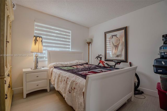 19702 NW 84th Place, Hialeah, FL 33015