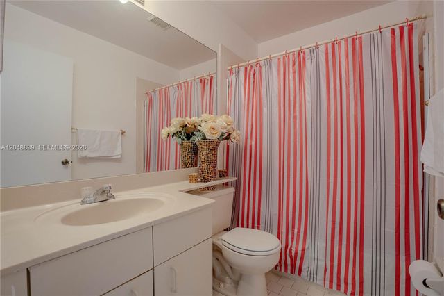 19702 NW 84th Place, Hialeah, FL 33015