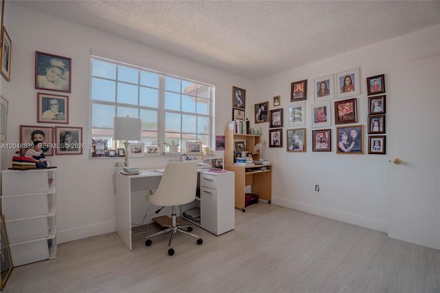 19702 NW 84th Place, Hialeah, FL 33015