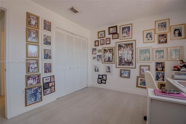 19702 NW 84th Place, Hialeah, FL 33015
