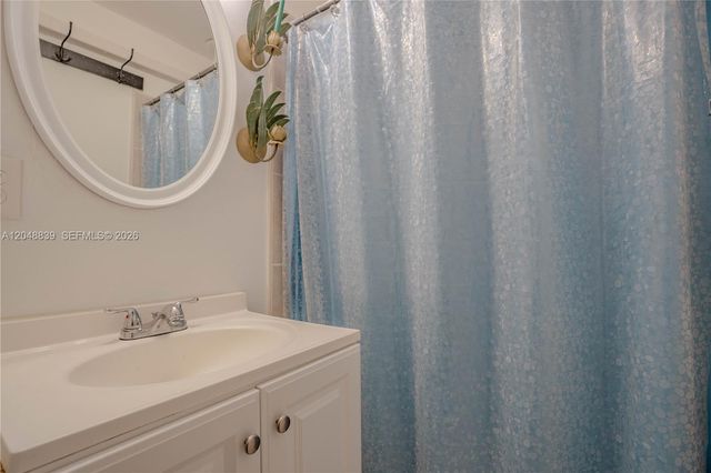 19702 NW 84th Place, Hialeah, FL 33015