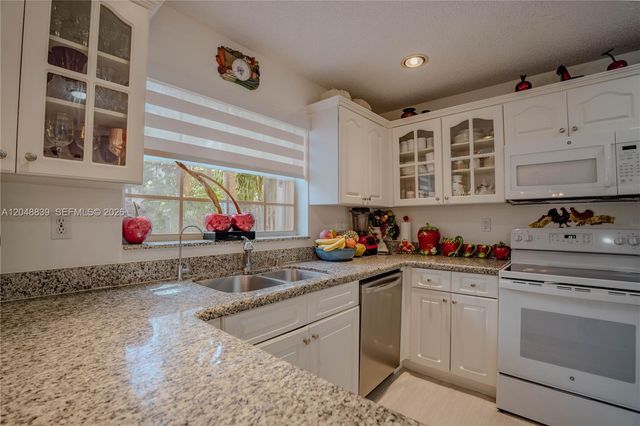 19702 NW 84th Place, Hialeah, FL 33015