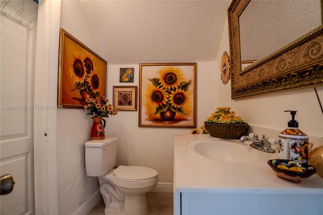 19702 NW 84th Place, Hialeah, FL 33015