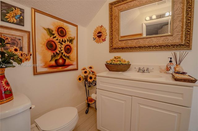 19702 NW 84th Place, Hialeah, FL 33015