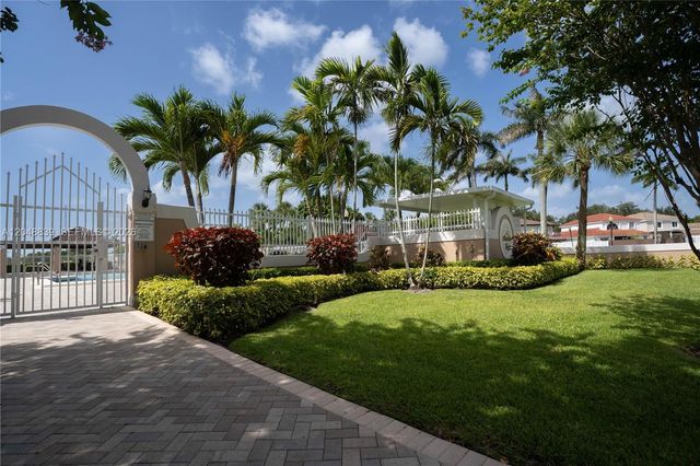 19702 NW 84th Place, Hialeah, FL 33015