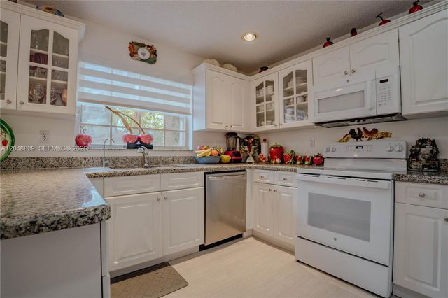 19702 NW 84th Place, Hialeah, FL 33015