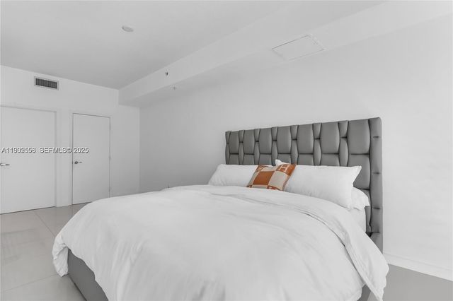 60 SW 13th St 3416, Miami, FL 33130