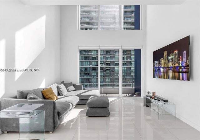 60 SW 13th St 3416, Miami, FL 33130