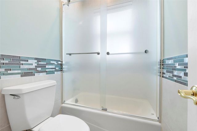 11940 NW 9th Street, Coral Springs, FL 33071