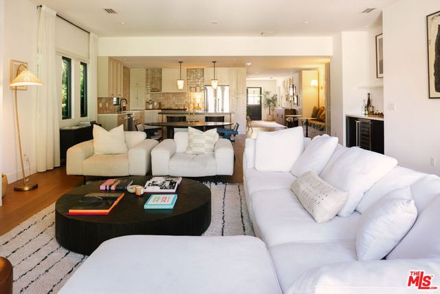 5724 Saloma Avenue, Sherman Oaks, CA 91411