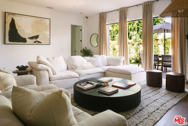 5724 Saloma Avenue, Sherman Oaks, CA 91411