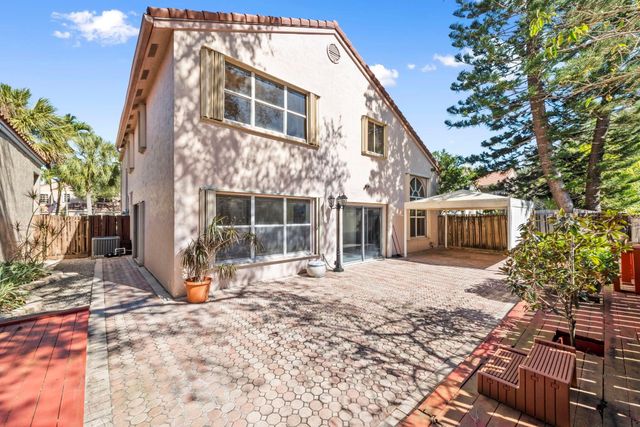 10320 NW 10th Court, Plantation, FL 33322