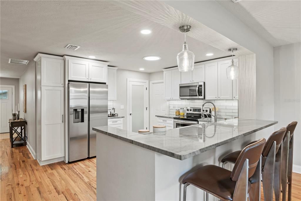 Image 10 of property listing at 2433 WHITEHALL CIRCLE, Winter Park, FL 32792