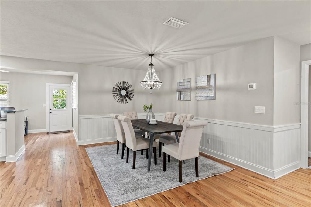 Image 12 of property listing at 2433 WHITEHALL CIRCLE, Winter Park, FL 32792