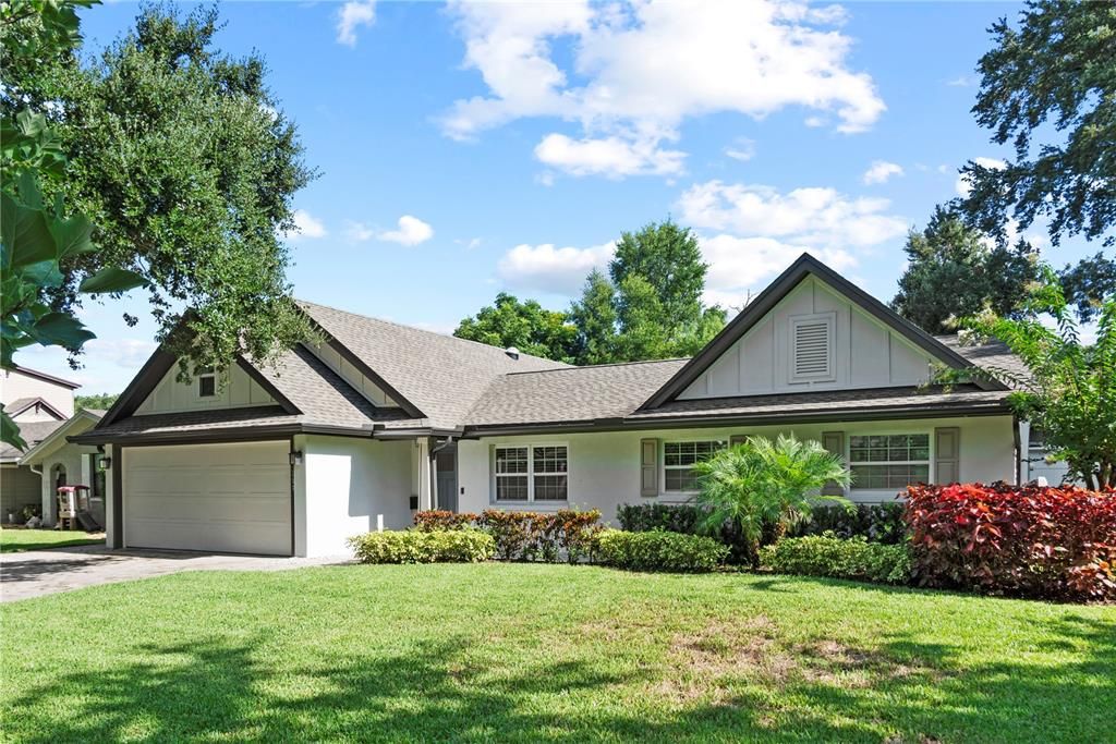 Image 2 of property listing at 2433 WHITEHALL CIRCLE, Winter Park, FL 32792