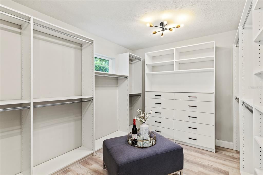 Image 23 of property listing at 2433 WHITEHALL CIRCLE, Winter Park, FL 32792