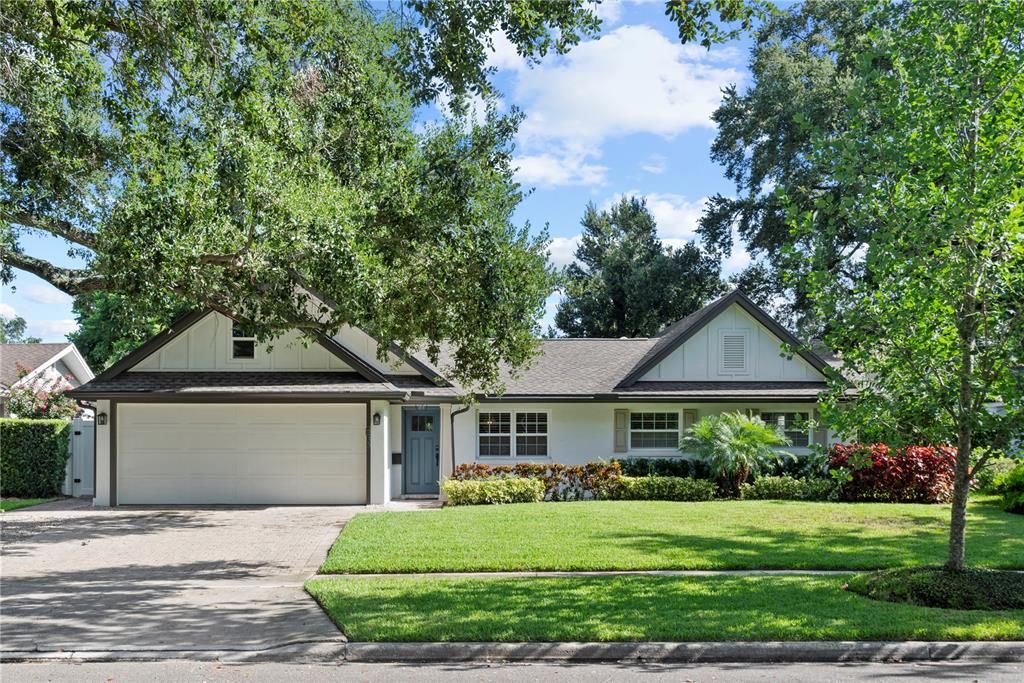 Image 3 of property listing at 2433 WHITEHALL CIRCLE, Winter Park, FL 32792