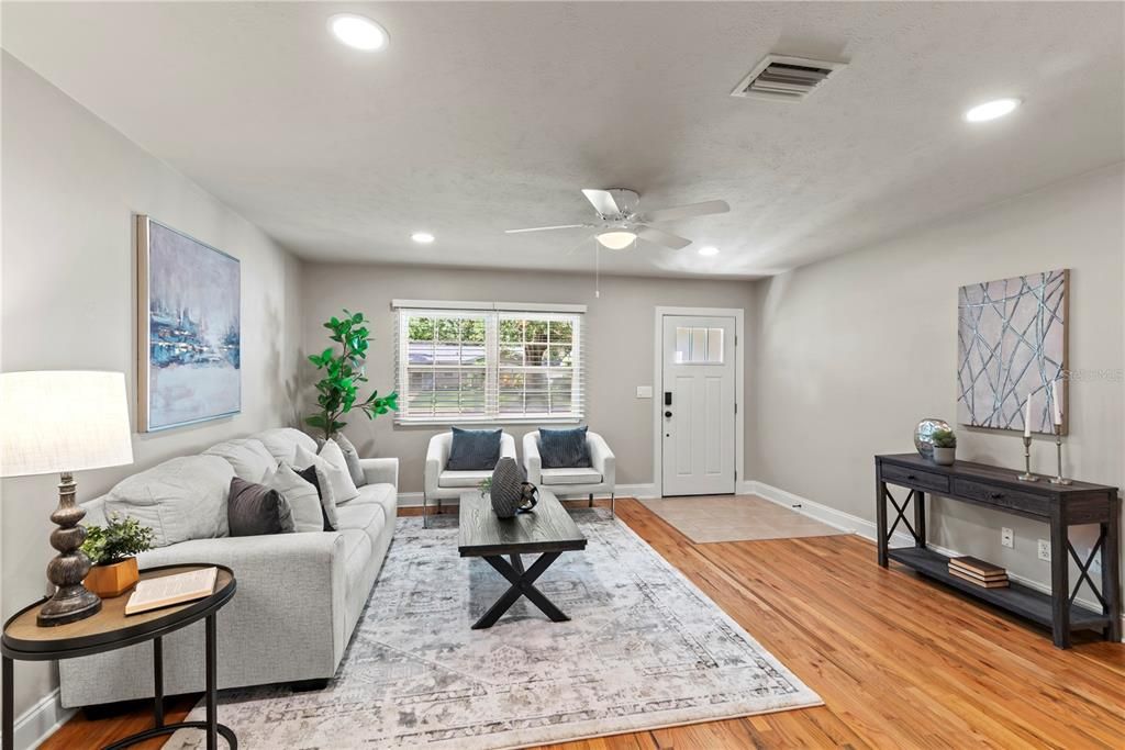 Image 31 of property listing at 2433 WHITEHALL CIRCLE, Winter Park, FL 32792