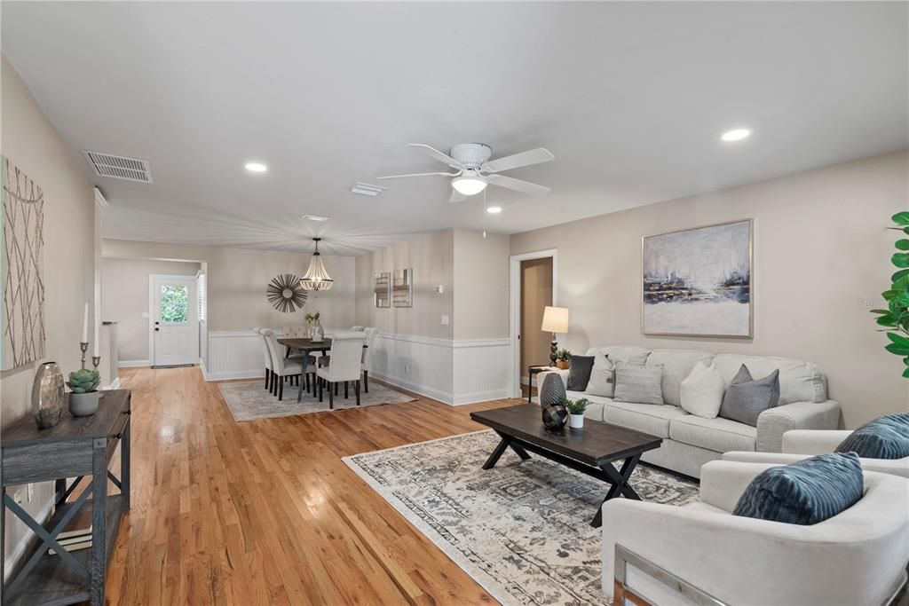 Image 5 of property listing at 2433 WHITEHALL CIRCLE, Winter Park, FL 32792