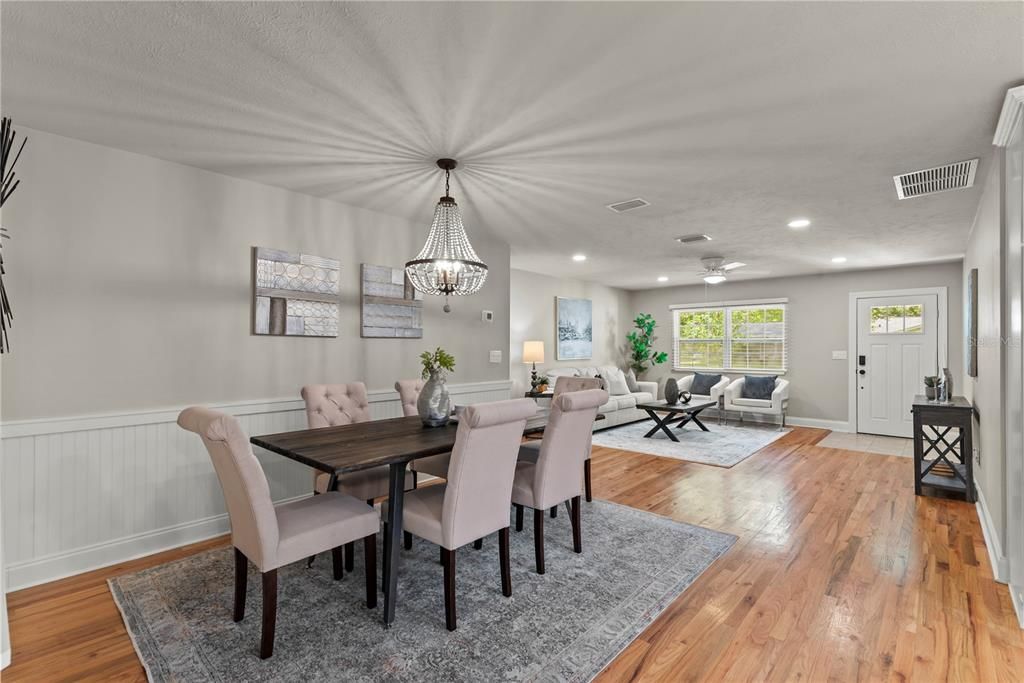 Image 6 of property listing at 2433 WHITEHALL CIRCLE, Winter Park, FL 32792