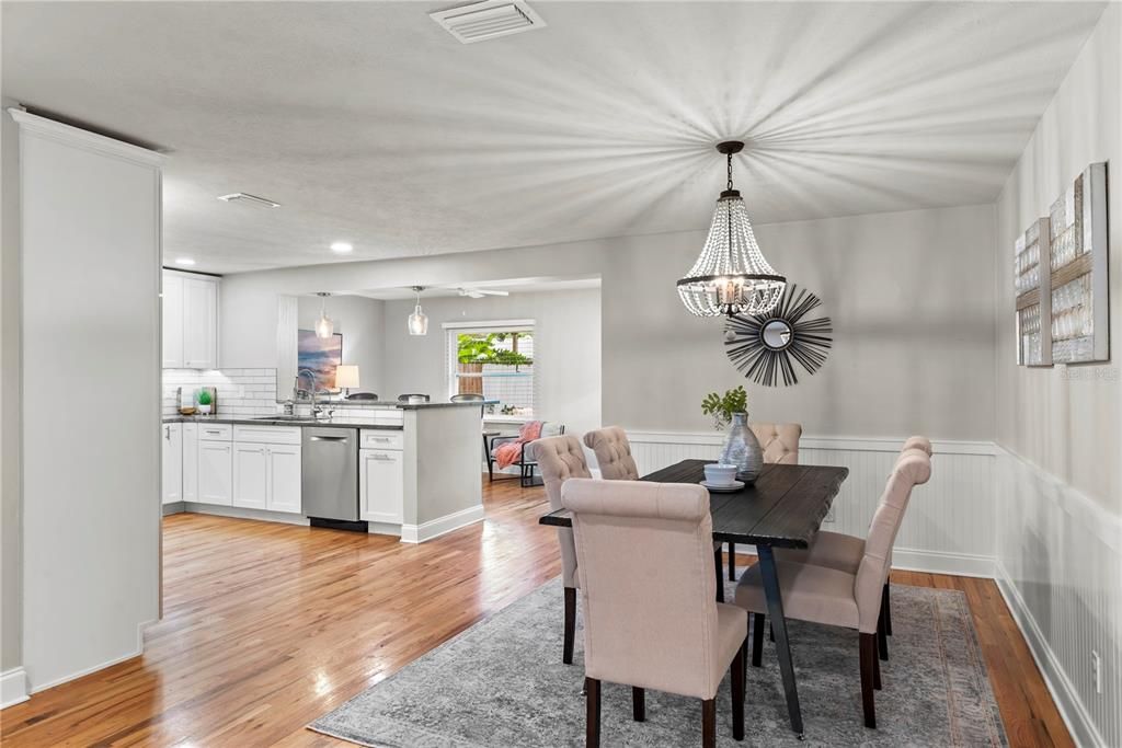 Image 7 of property listing at 2433 WHITEHALL CIRCLE, Winter Park, FL 32792