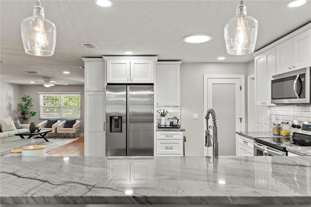 Image 9 of property listing at 2433 WHITEHALL CIRCLE, Winter Park, FL 32792