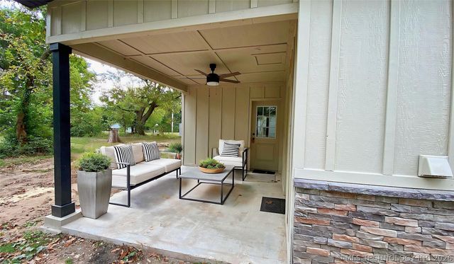 1309 S 3rd Street, Stilwell, OK 74960