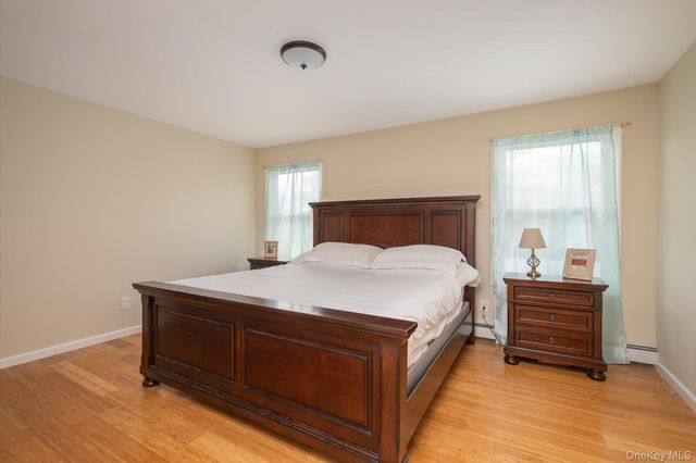 98 Hardy Lane, Westbury, NY 11590