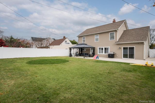 98 Hardy Lane, Westbury, NY 11590