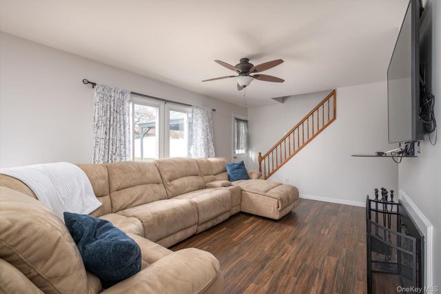 98 Hardy Lane, Westbury, NY 11590