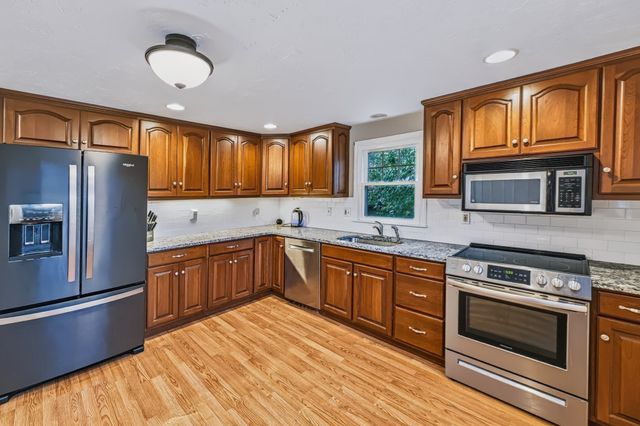 20 Gover Rd, Millbury, MA 01527