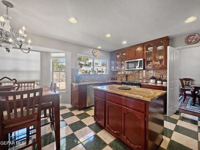 1109 NOBLE RIDGE Way, El Paso, TX 79912