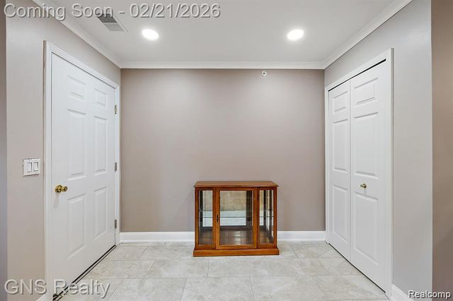 53216 Manchester Avenue, Shelby Charter Township, MI 48316