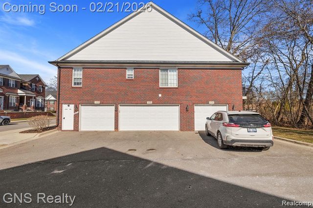 53216 Manchester Avenue, Shelby Charter Township, MI 48316