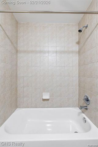 53216 Manchester Avenue, Shelby Charter Township, MI 48316