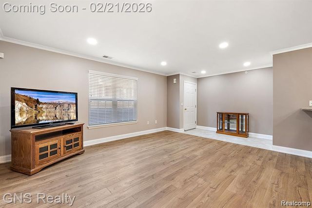 53216 Manchester Avenue, Shelby Charter Township, MI 48316