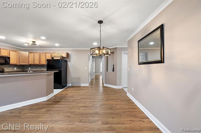 53216 Manchester Avenue, Shelby Charter Township, MI 48316