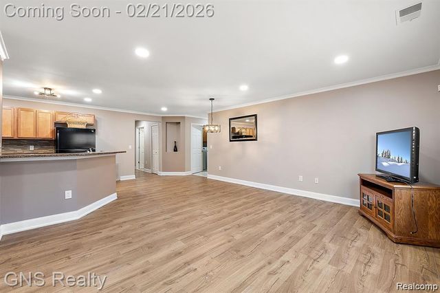 53216 Manchester Avenue, Shelby Charter Township, MI 48316