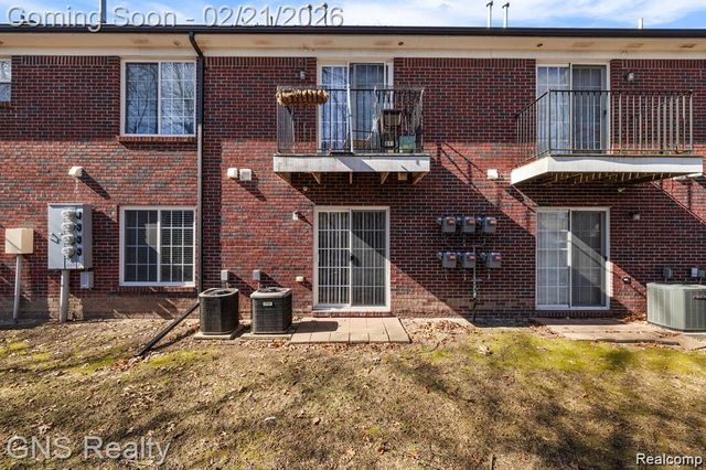 53216 Manchester Avenue, Shelby Charter Township, MI 48316