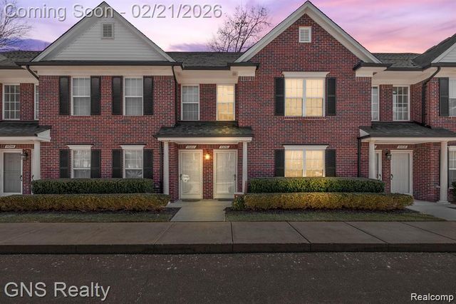 53216 Manchester Avenue, Shelby Charter Township, MI 48316