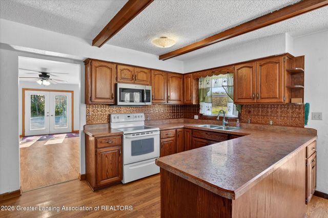 2528 E Nye Highway, Charlotte, MI 48813