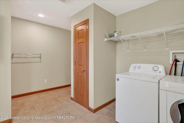 2528 E Nye Highway, Charlotte, MI 48813
