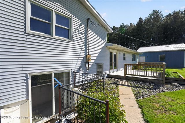 2528 E Nye Highway, Charlotte, MI 48813