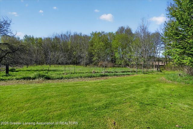 2528 E Nye Highway, Charlotte, MI 48813