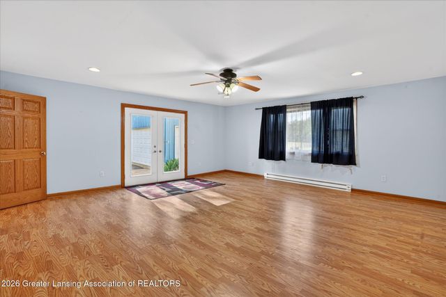 2528 E Nye Highway, Charlotte, MI 48813