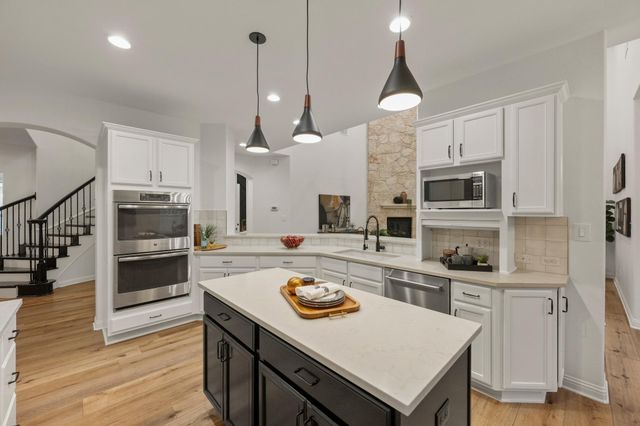 1941 Harvest Dance DR, Leander, TX 78641