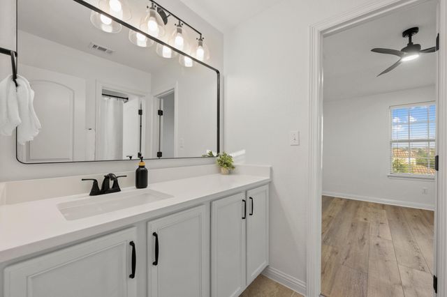 1941 Harvest Dance DR, Leander, TX 78641