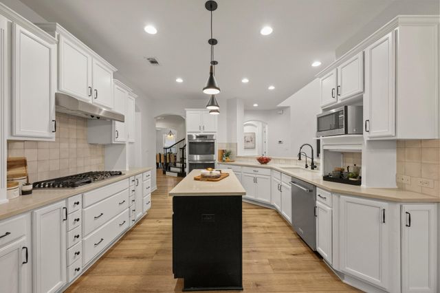 1941 Harvest Dance DR, Leander, TX 78641