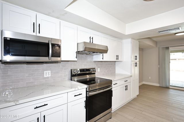 2131 E GENEVA Drive, Tempe, AZ 85282